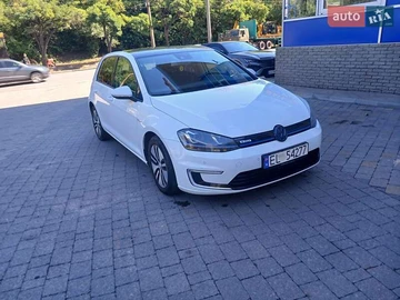Авто Volkswagen E-Golf 2014 № 7896696