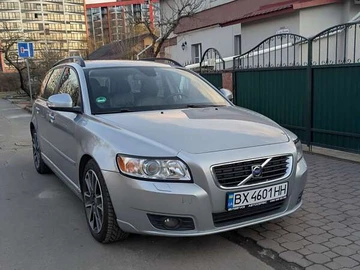 Авто Volvo V50 2009 № 7897058