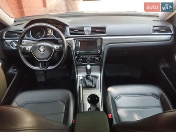 Авто Volkswagen Passat 2017 № 7897776