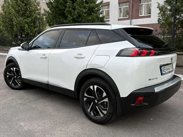 Авто Peugeot E-2008 2021 № 7898789