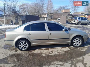 Авто Skoda Superb 2004 № 7899012