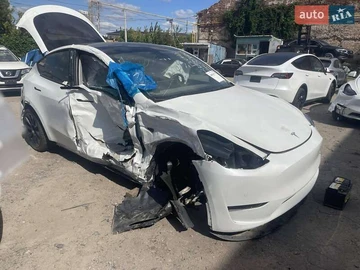Авто Tesla Model Y 2021 № 7899096