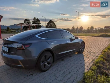 Авто Tesla Model 3 2019 № 7899177
