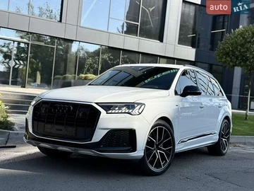 Авто Audi Q7 2021 № 7899520