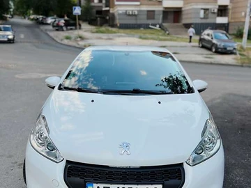 Авто Peugeot 208 2013 № 7899728