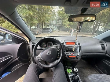 Авто KIA Ceed 2007 № 7900022
