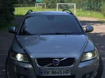Авто Volvo V50 2011 № 7900094