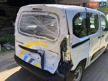 Авто Citroen Berlingo 2024 № 7900304
