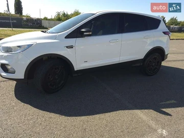 Авто Ford Kuga 2018 № 7900313