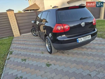 Авто Volkswagen Golf 2004 № 8612480