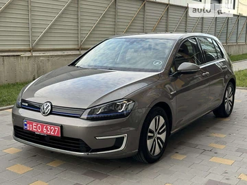 Авто Volkswagen E-Golf 2015 № 8085156