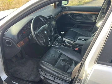 Авто BMW 5 Series 2001 № 7900669