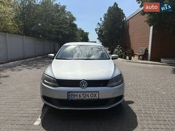 Авто Volkswagen Jetta 2010 № 7901791