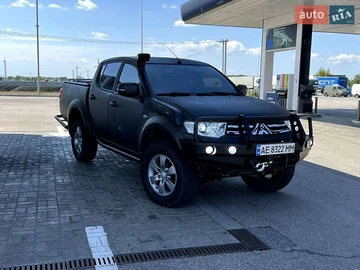 Авто Mitsubishi L 200 2014 № 7901926
