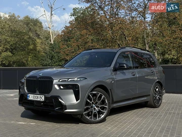 Авто BMW X7 2023 № 7902852