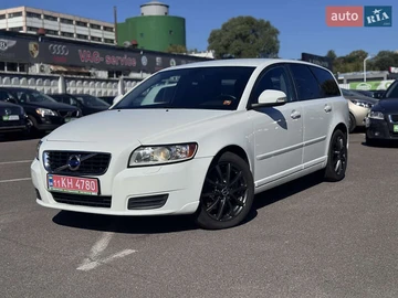 Авто Volvo V50 2011 № 7903054