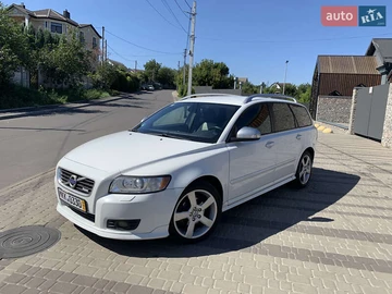 Авто Volvo V50 2012 № 7903812