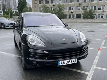 Авто Porsche Cayenne 2012 № 7903956