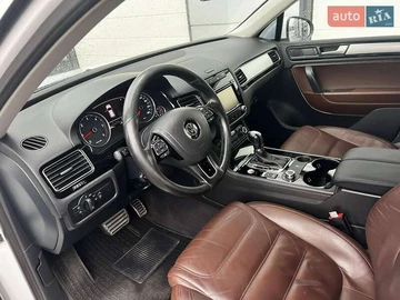 Авто Volkswagen Touareg 2014 № 7903983