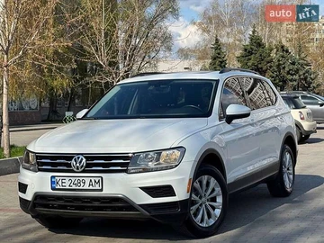 Авто Volkswagen Tiguan 2017 № 7904000
