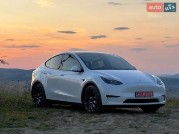 Авто Tesla Model Y 2023 № 7904057