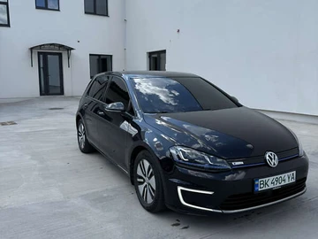 Авто Volkswagen E-Golf 2015 № 7904446