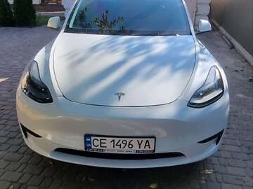 Авто Tesla Model Y 2023 № 7904762