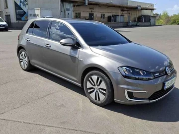 Авто Volkswagen E-Golf 2016 № 7905203