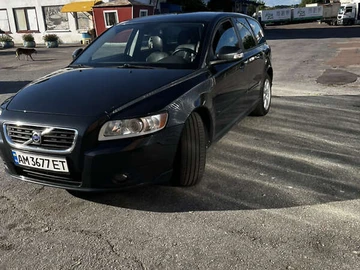 Авто Volvo V50 2010 № 7905412