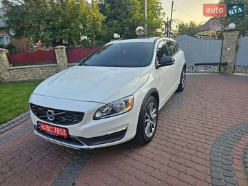 Авто Volvo V60 2016 № 7905440