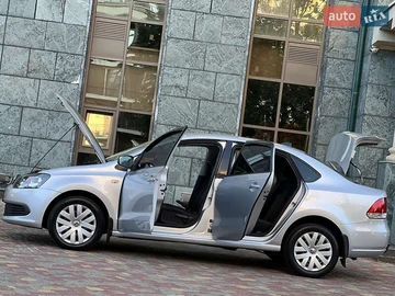 Авто Volkswagen Polo 2011 № 7905540