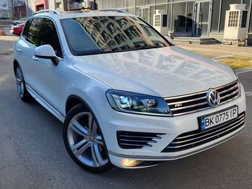 Авто Volkswagen Touareg 2015 № 7905645