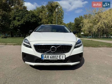 Авто Volvo V40 2016 № 7906182