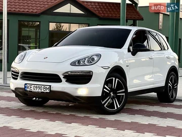 Авто Porsche Cayenne 2012 № 7906205