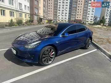 Авто Tesla Model 3 2019 № 7906639