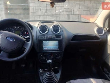 Авто Ford Fiesta 2006 № 7906752