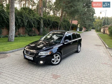Авто Volvo V50 2011 № 7907558