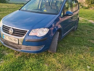 Авто Volkswagen Touran 2010 № 7907603