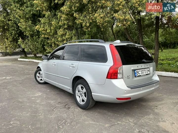 Авто Volvo V50 2009 № 7907908