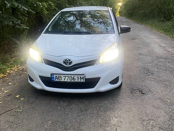 Авто Toyota Yaris 2013 № 7908044