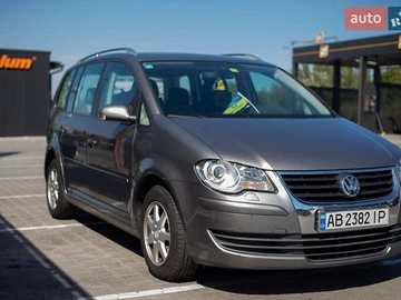 Авто Volkswagen Touran 2008 № 7908523