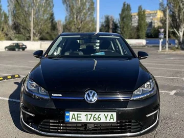 Авто Volkswagen E-Golf 2015 № 7908564
