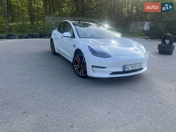 Авто Tesla Model 3 2021 № 7908619