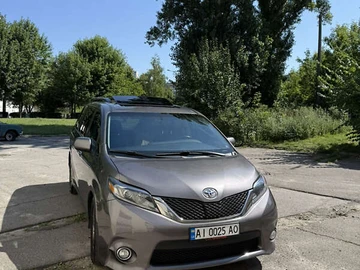 Авто Toyota Sienna 2017 № 7908681