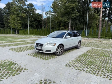 Авто Volvo V50 2010 № 7909197