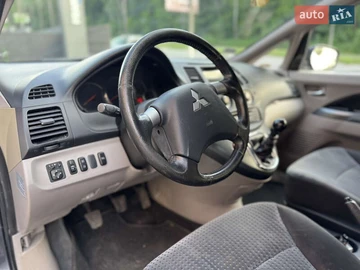 Авто Mitsubishi Grandis 2005 № 7909200