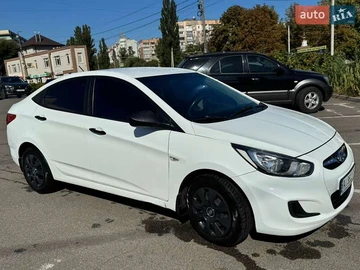 Авто Hyundai Accent 2013 № 7909768