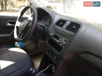Авто Volkswagen Polo 2017 № 7909839