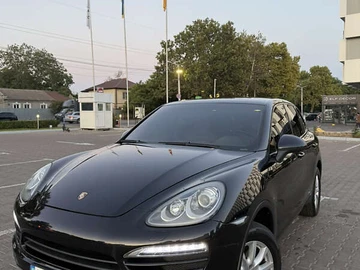 Авто Porsche Cayenne 2012 № 7910010