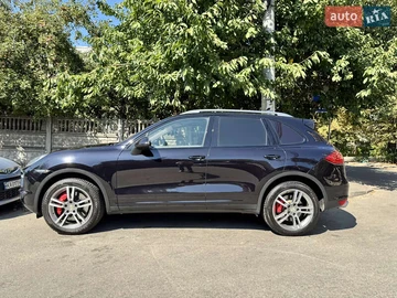 Авто Porsche Cayenne 2010 № 7910011